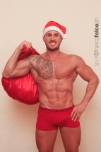 Michele spogliarellista per strip a Cagliari michele strip sardegna