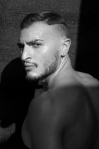 Mattia spogliarellista a Lecce