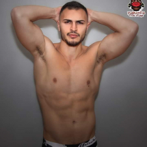 Mattia spogliarellista a Lecce