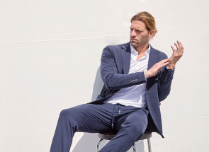 Simone spogliarellista a Taranto