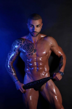 Ivan spogliarellista a Roma